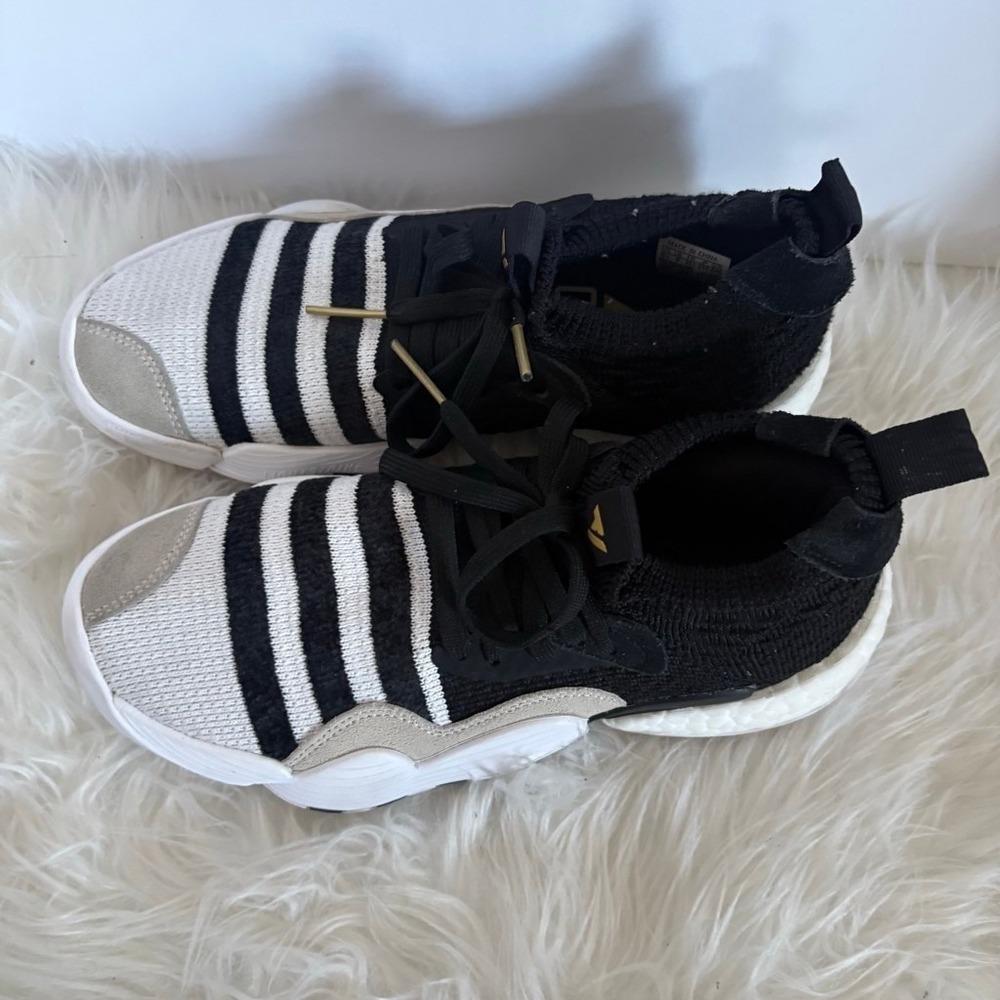 Adidas Trae Young 2 Super Villain White Black Sneakers Boys 6.5 Women 8 H06473 - Picture 5 of 16